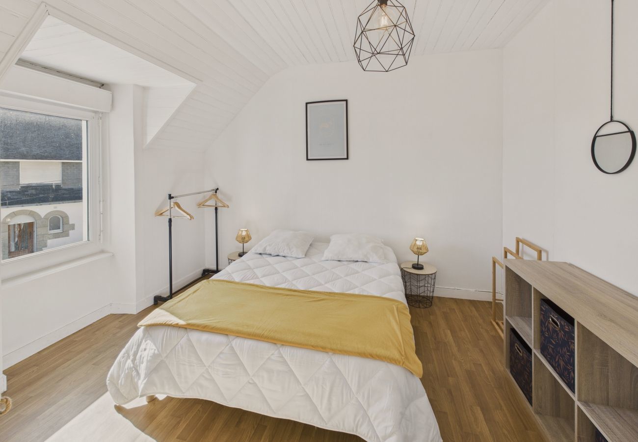 House in Treffiagat - House for 6, 200m from the port and the beach