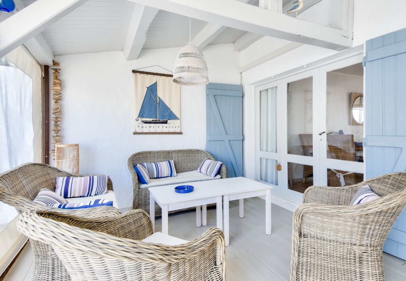 House in La Guérinière - House for 8 - 100 m from the beach - Garden