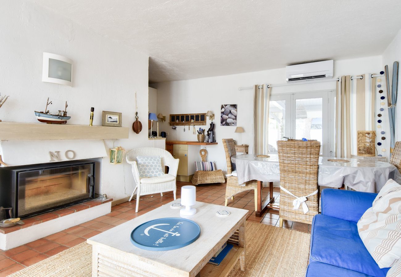 House in La Guérinière - House for 8 - 100 m from the beach - Garden