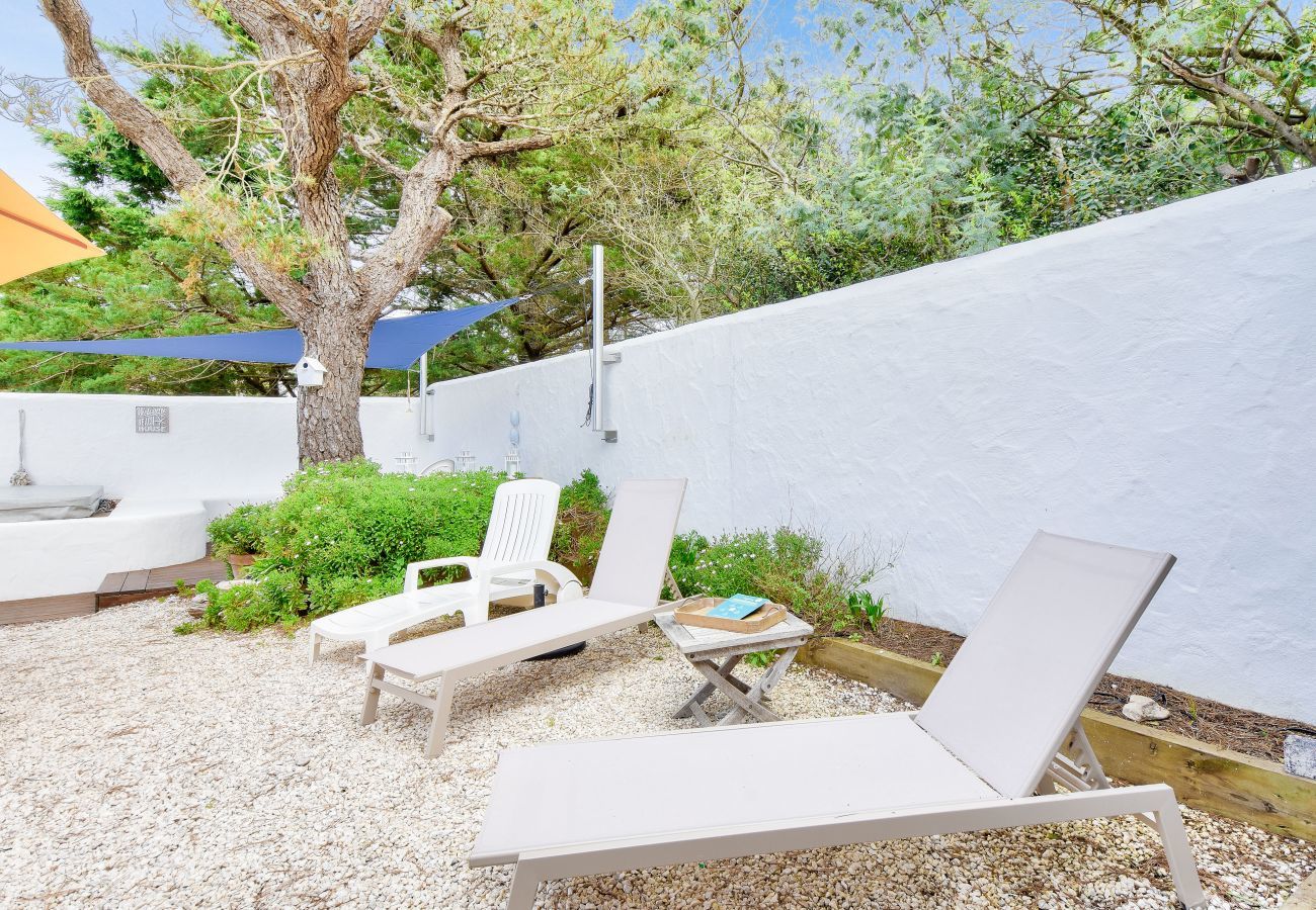 House in La Guérinière - House for 8 - 100 m from the beach - Garden