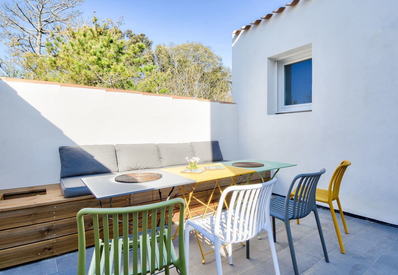 House in La Guérinière - House for 8 - 250m from the beach - Terrace