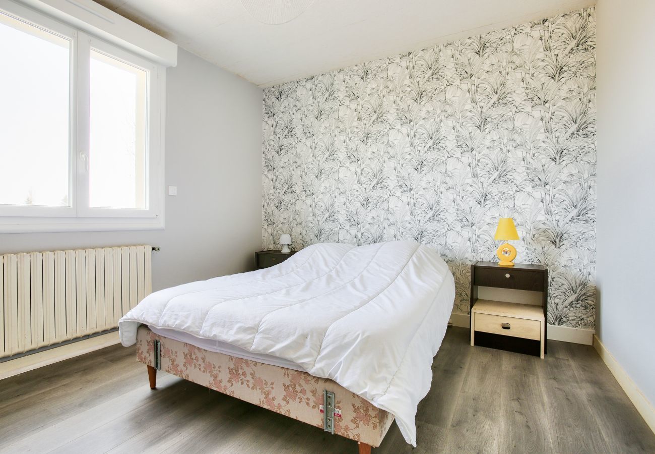 House in Erquy - House for 8 - heated pool - 800m from the beach