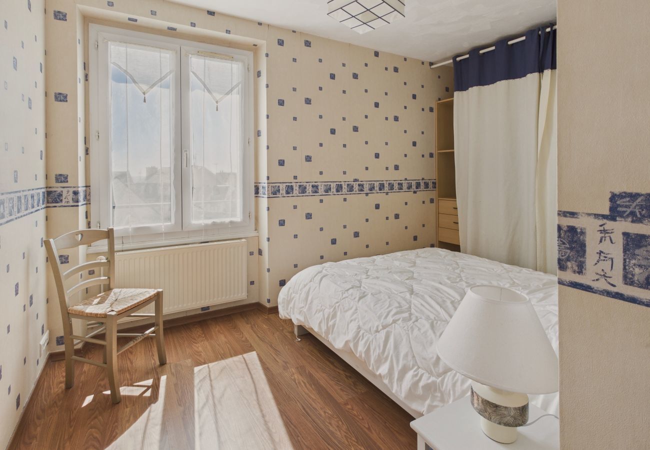 Apartment in Concarneau - Port and beaches within walking distance for 4 