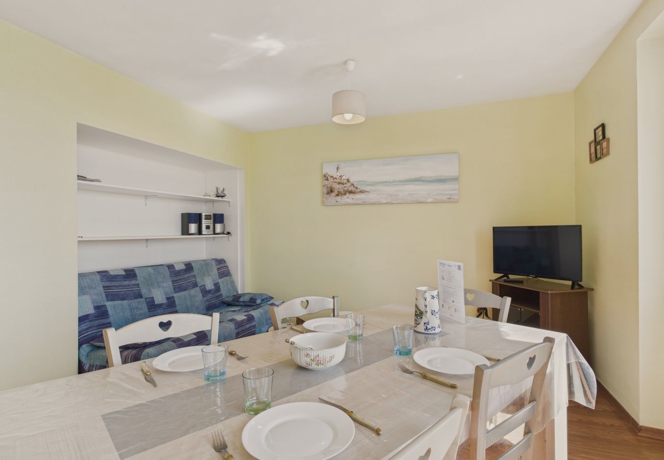 Apartment in Concarneau - Port and beaches within walking distance for 4 