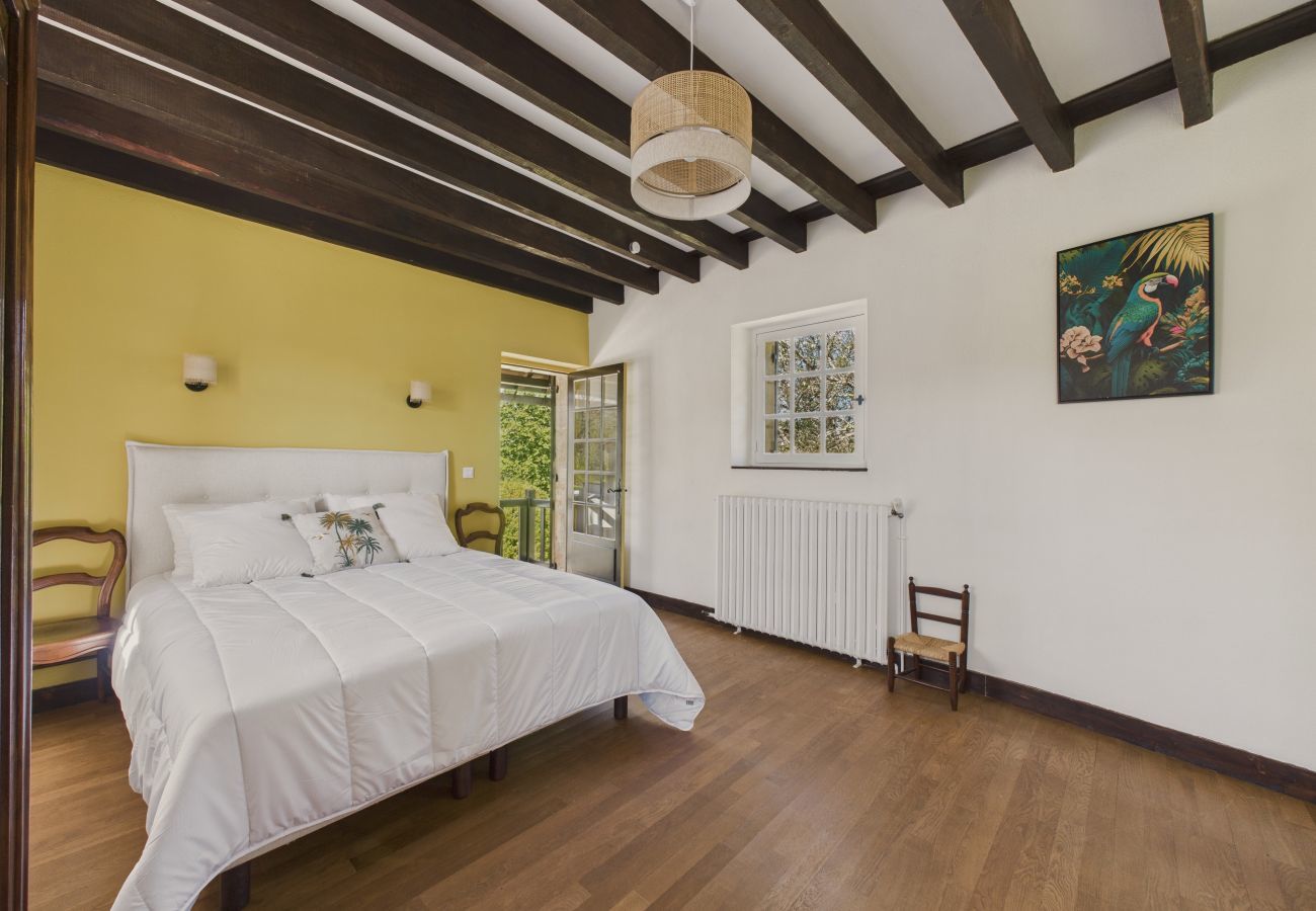 House in Mauzens-et-Miremont - Lovely house with jacuzzi for 8 people