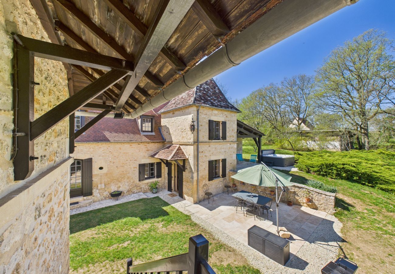 House in Mauzens-et-Miremont - Lovely house with jacuzzi for 8 people