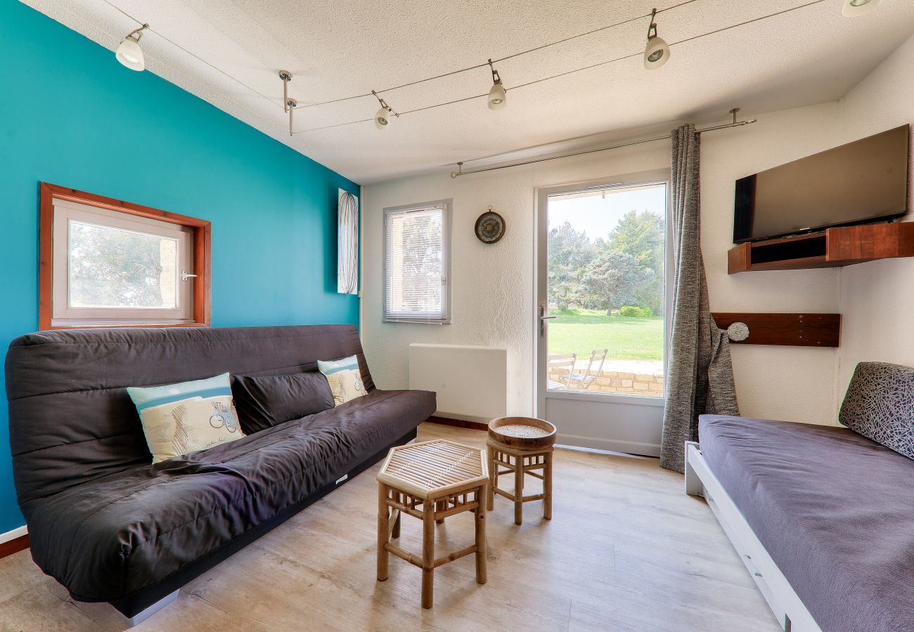 Apartment in Arzon - Ideal for 4 adults and 1 child, 300m from the beach