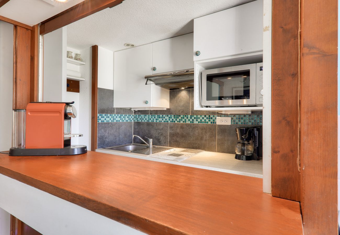 Apartment in Arzon - Ideal for 4 adults and 1 child, 300m from the beach