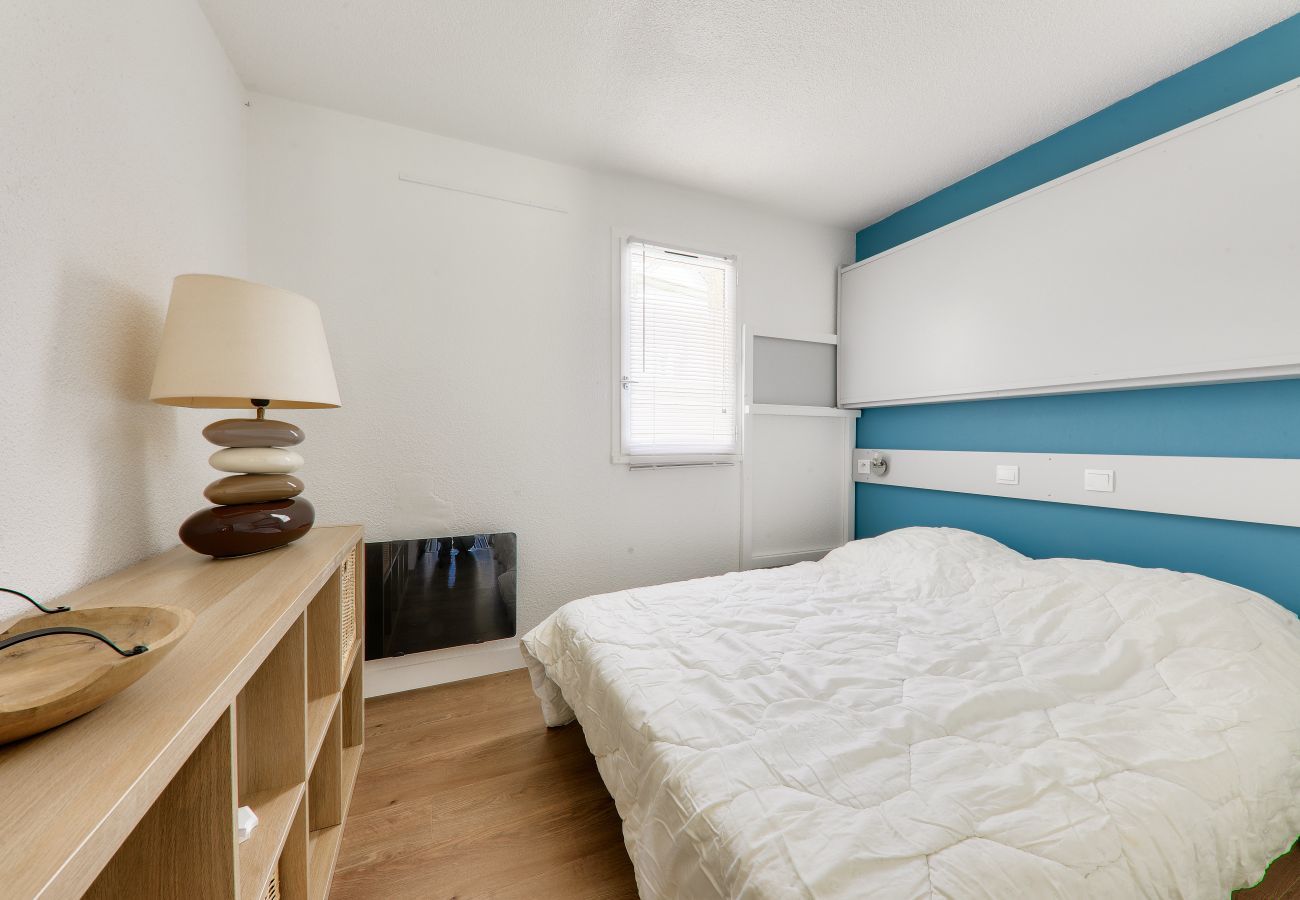 Apartment in Arzon - Ideal for 4 adults and 1 child, 300m from the beach