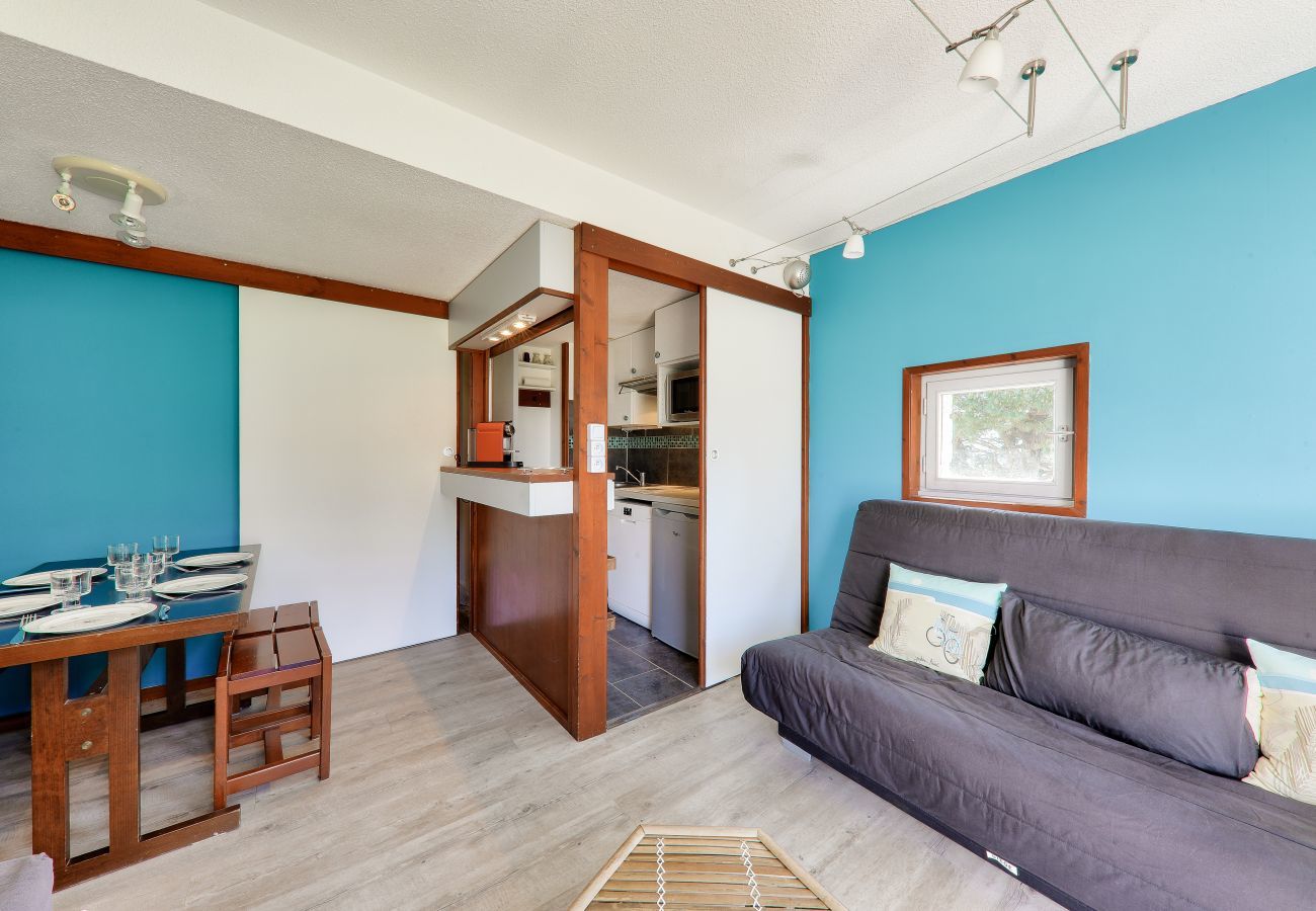 Apartment in Arzon - Ideal for 4 adults and 1 child, 300m from the beach