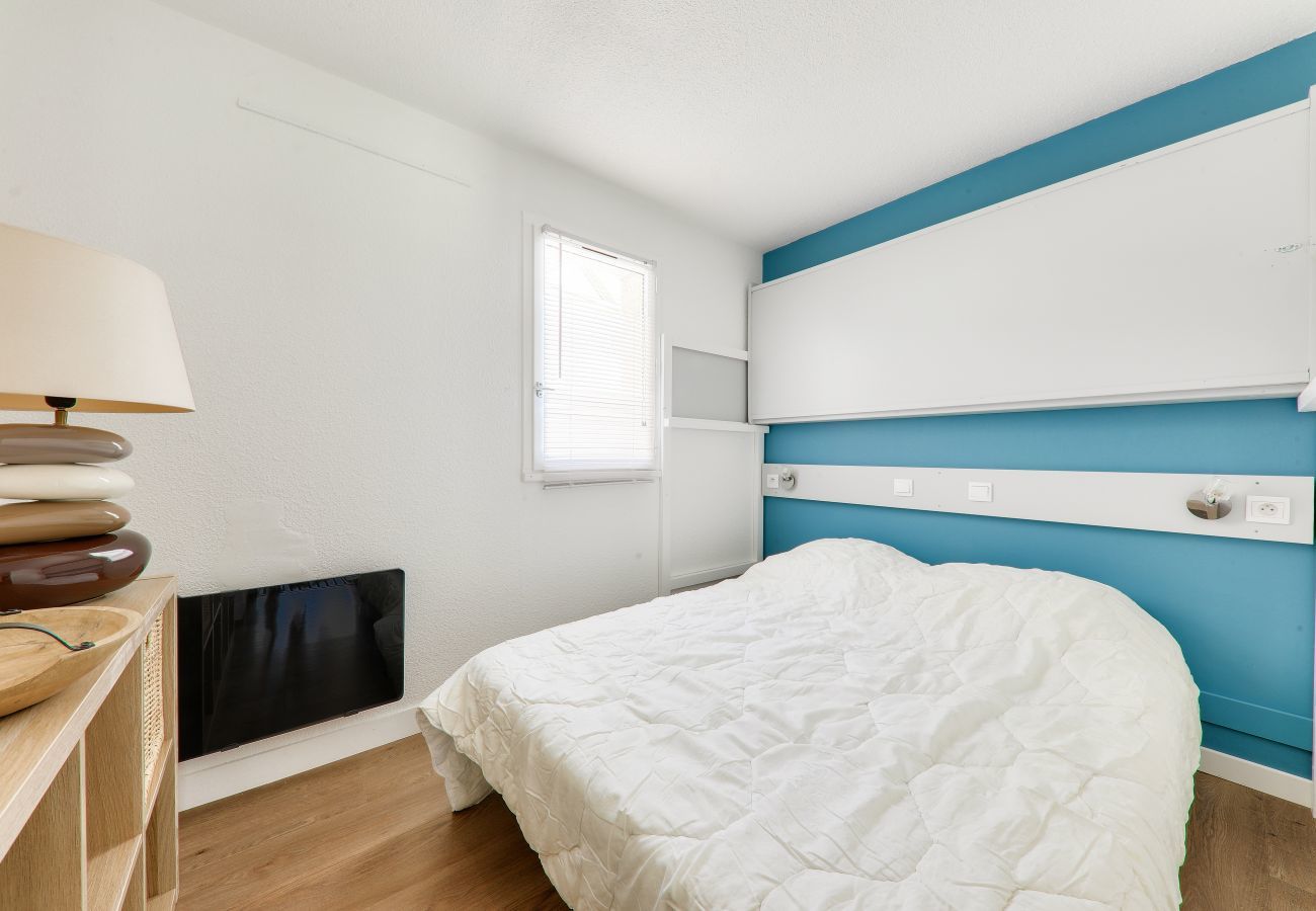 Apartment in Arzon - Ideal for 4 adults and 1 child, 300m from the beach