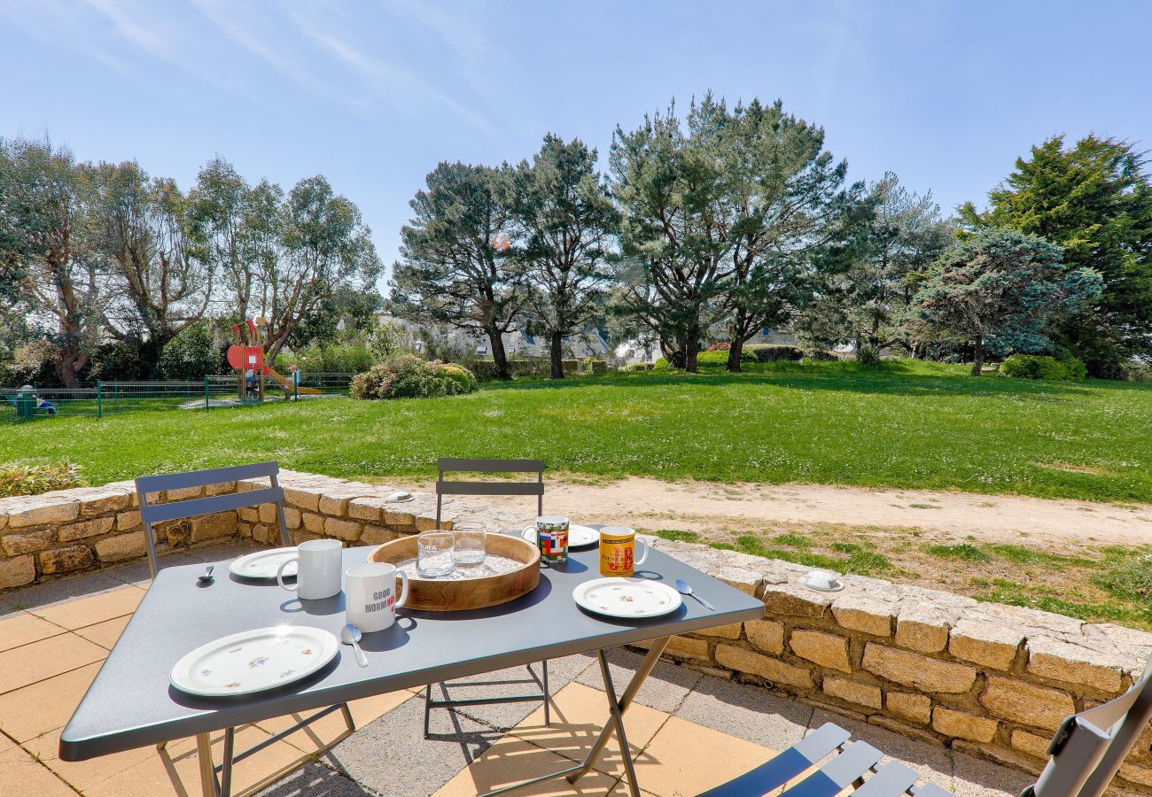 Apartment in Arzon - Ideal for 4 adults and 1 child, 300m from the beach