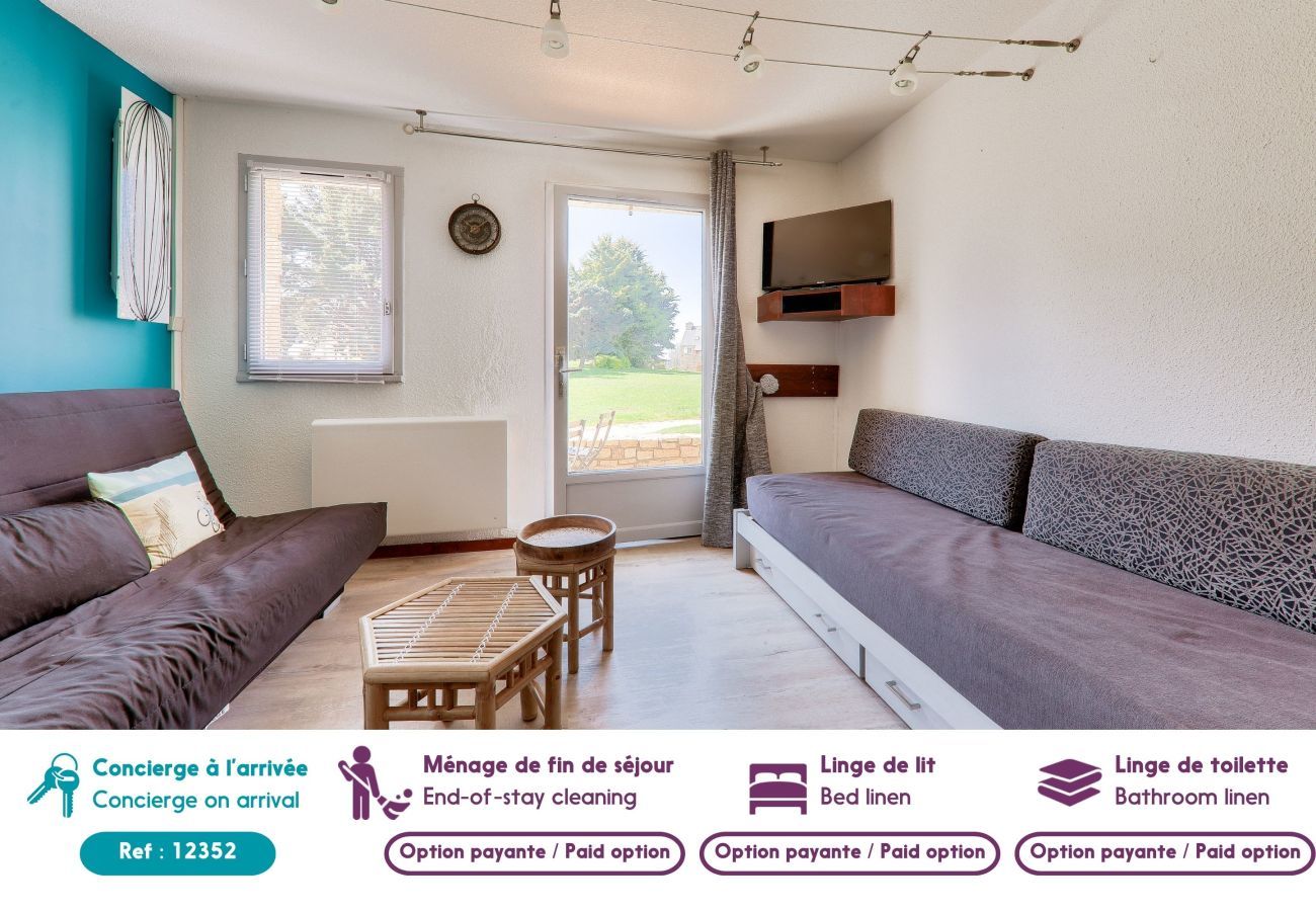 Apartment in Arzon - Ideal for 4 adults and 1 child, 300m from the beach
