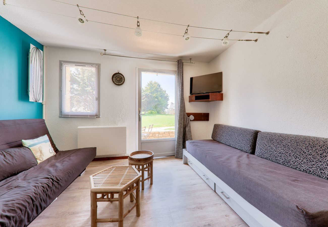 Apartment in Arzon - Ideal for 4 adults and 1 child, 300m from the beach