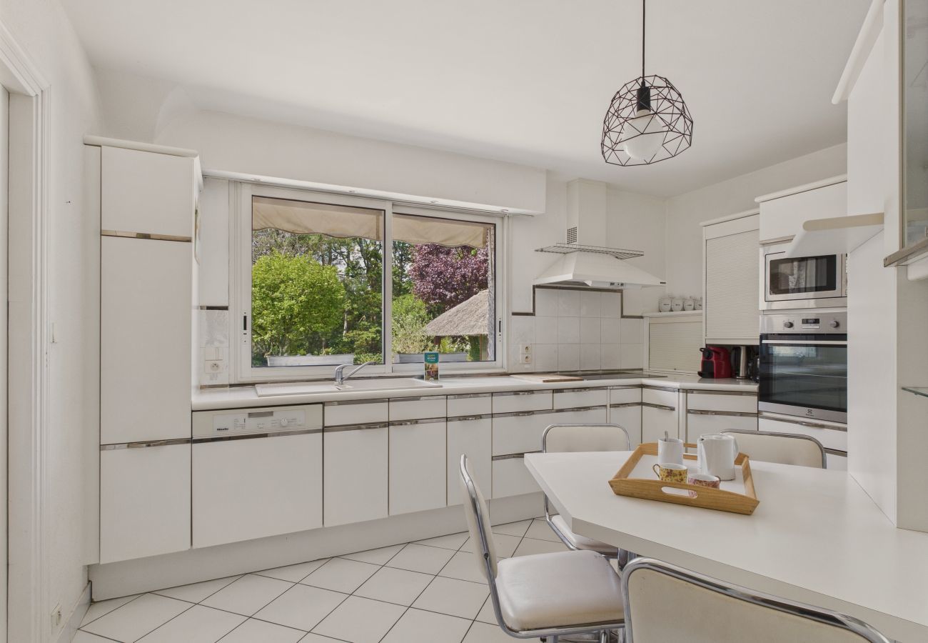 House in Pleuven - Heated pool, large garden, house for 8