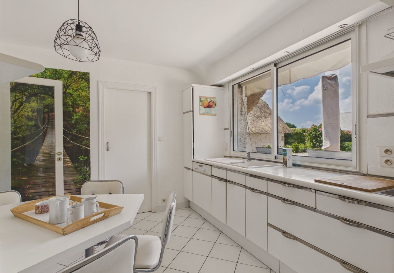 House in Pleuven - Heated pool, large garden, house for 8