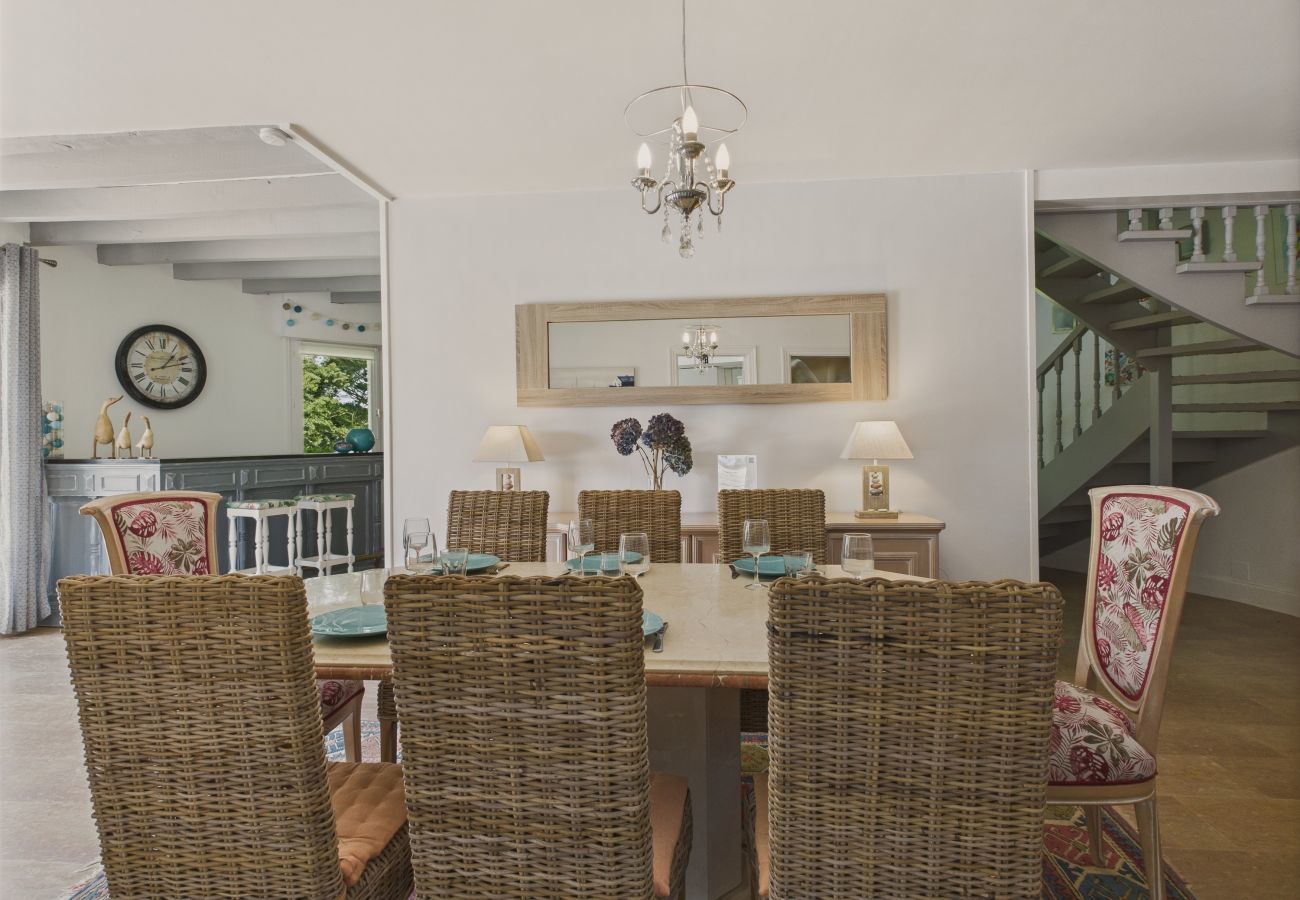 House in Pleuven - Heated pool, large garden, house for 8