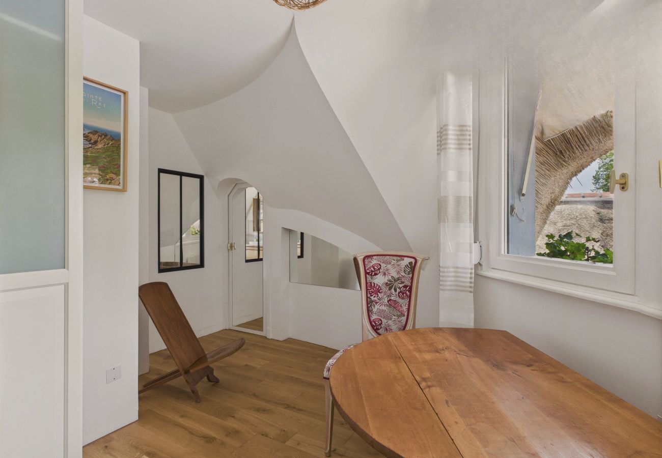 House in Pleuven - Heated pool, large garden, house for 8
