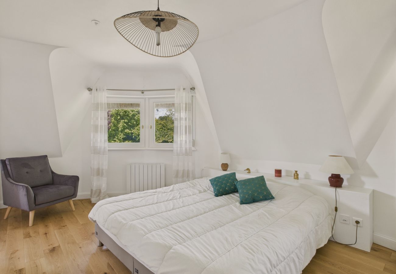 House in Pleuven - Heated pool, large garden, house for 8