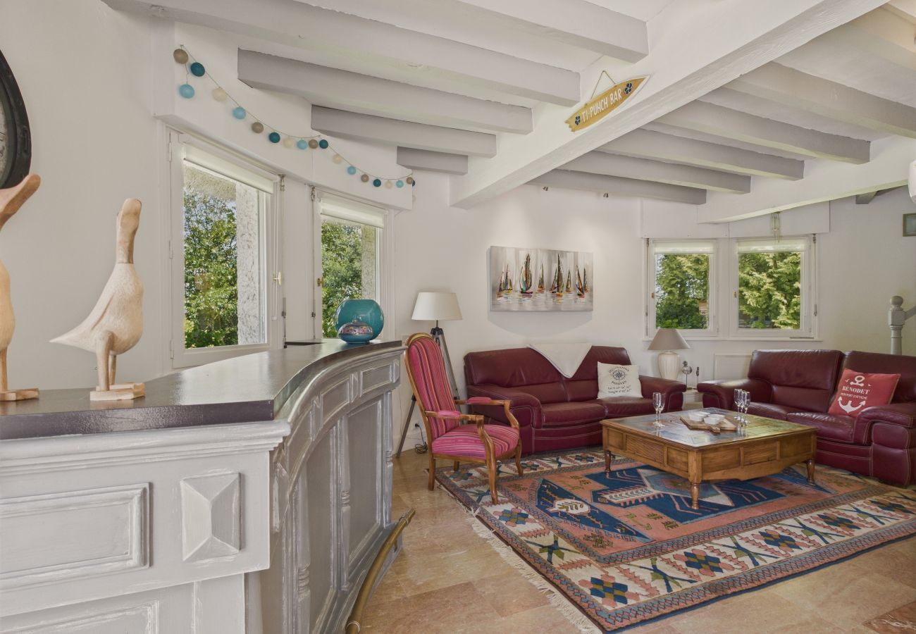 House in Pleuven - Heated pool, large garden, house for 8