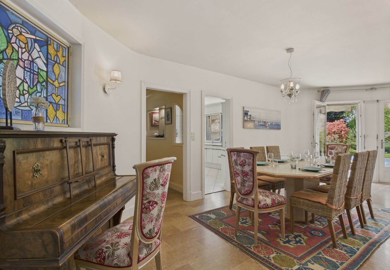 House in Pleuven - Heated pool, large garden, house for 8