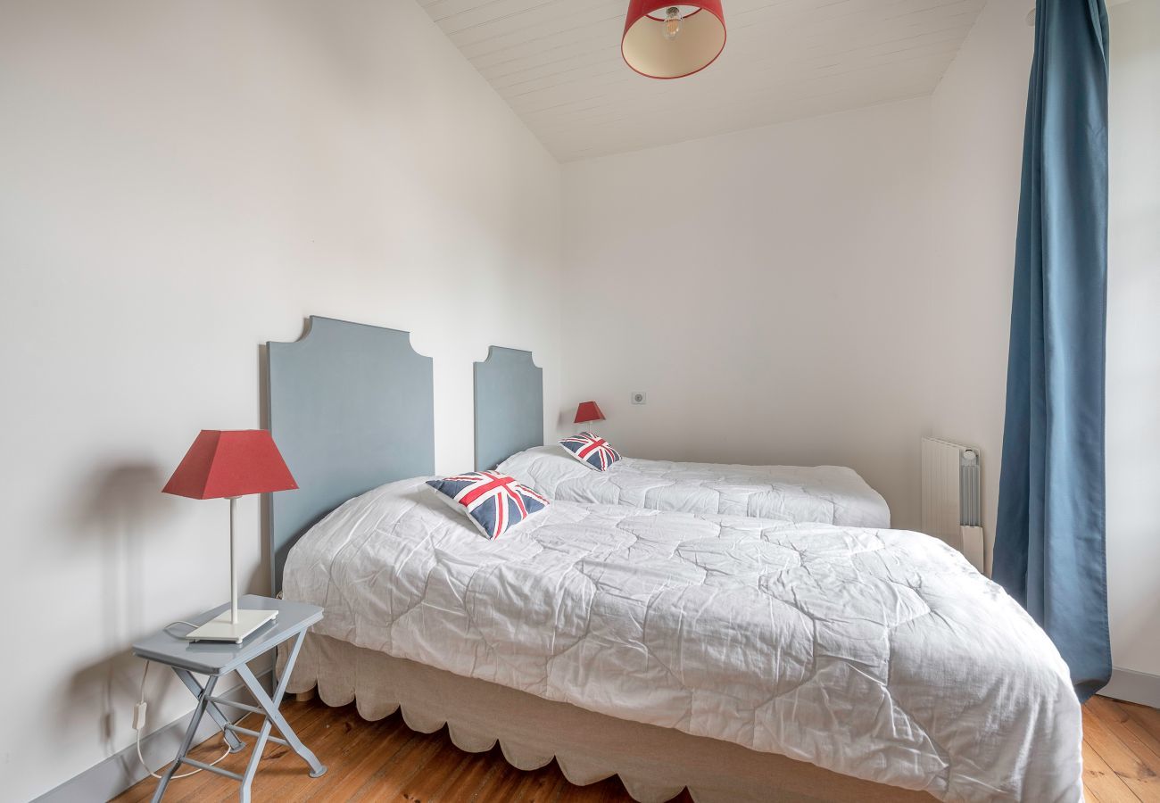 House in Préfailles - Villa for 7 adults, 1 child, 400m from the sea