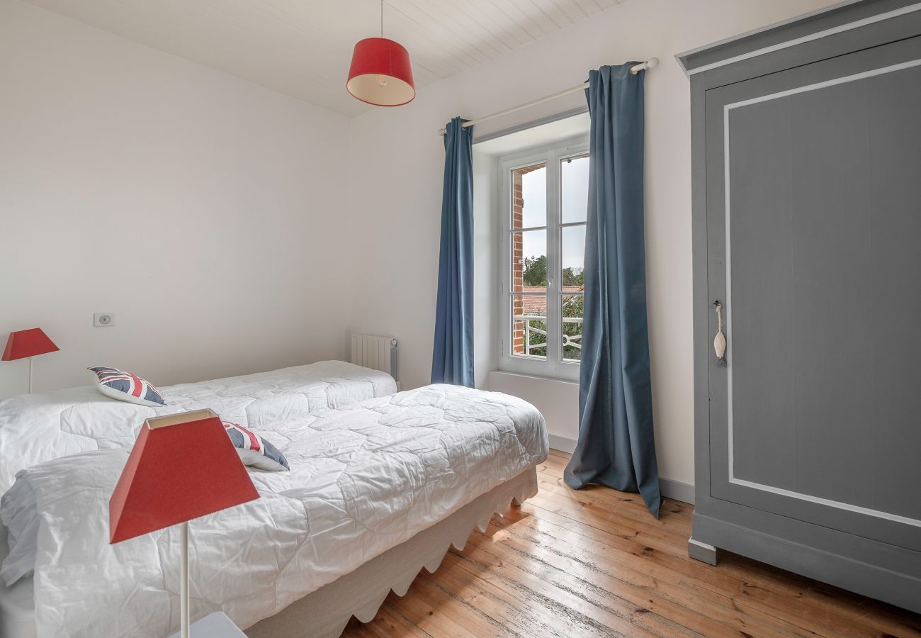 House in Préfailles - Villa for 7 adults, 1 child, 400m from the sea