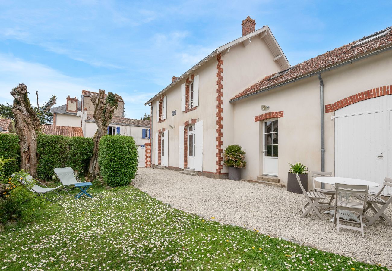 House in Préfailles - Villa for 7 adults, 1 child, 400m from the sea