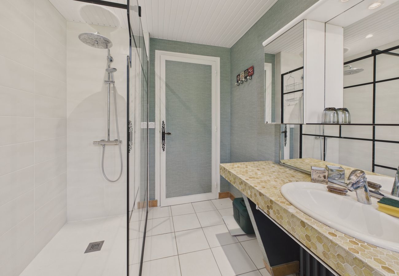 House in Louannec - House for 10 with large garden, 250m from the sea