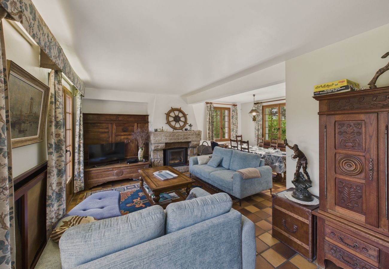 House in Louannec - House for 10 with large garden, 250m from the sea