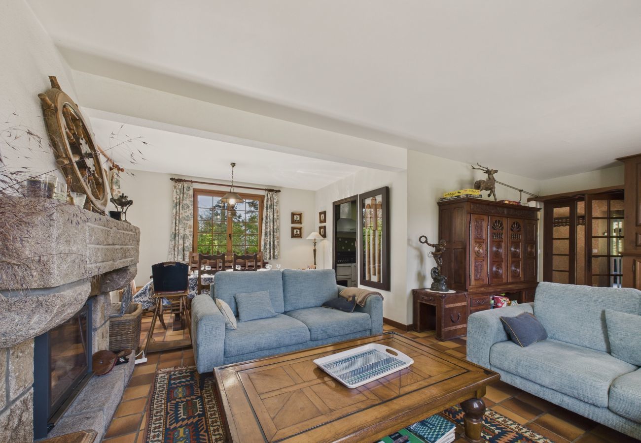 House in Louannec - House for 10 with large garden, 250m from the sea