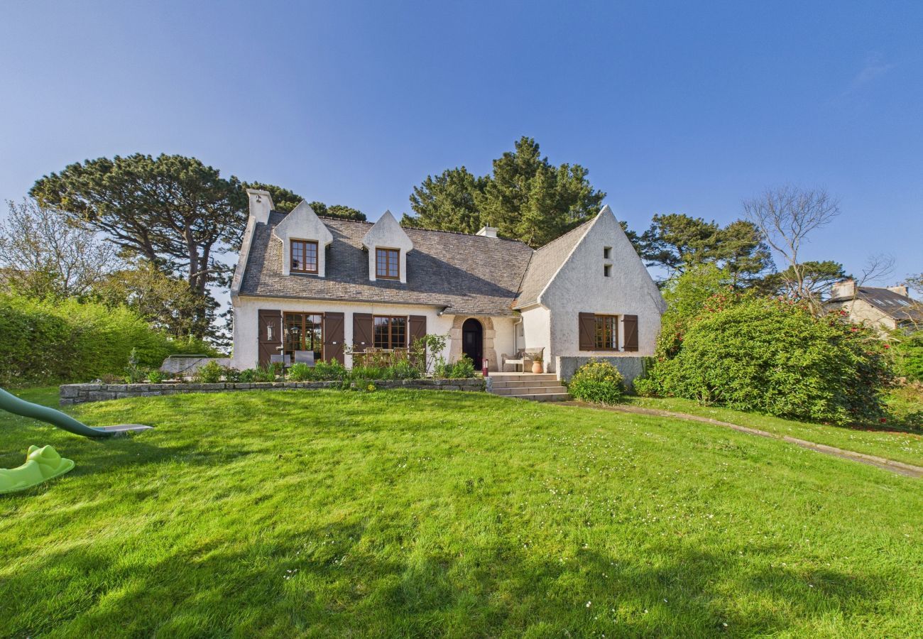 House in Louannec - House for 10 with large garden, 250m from the sea