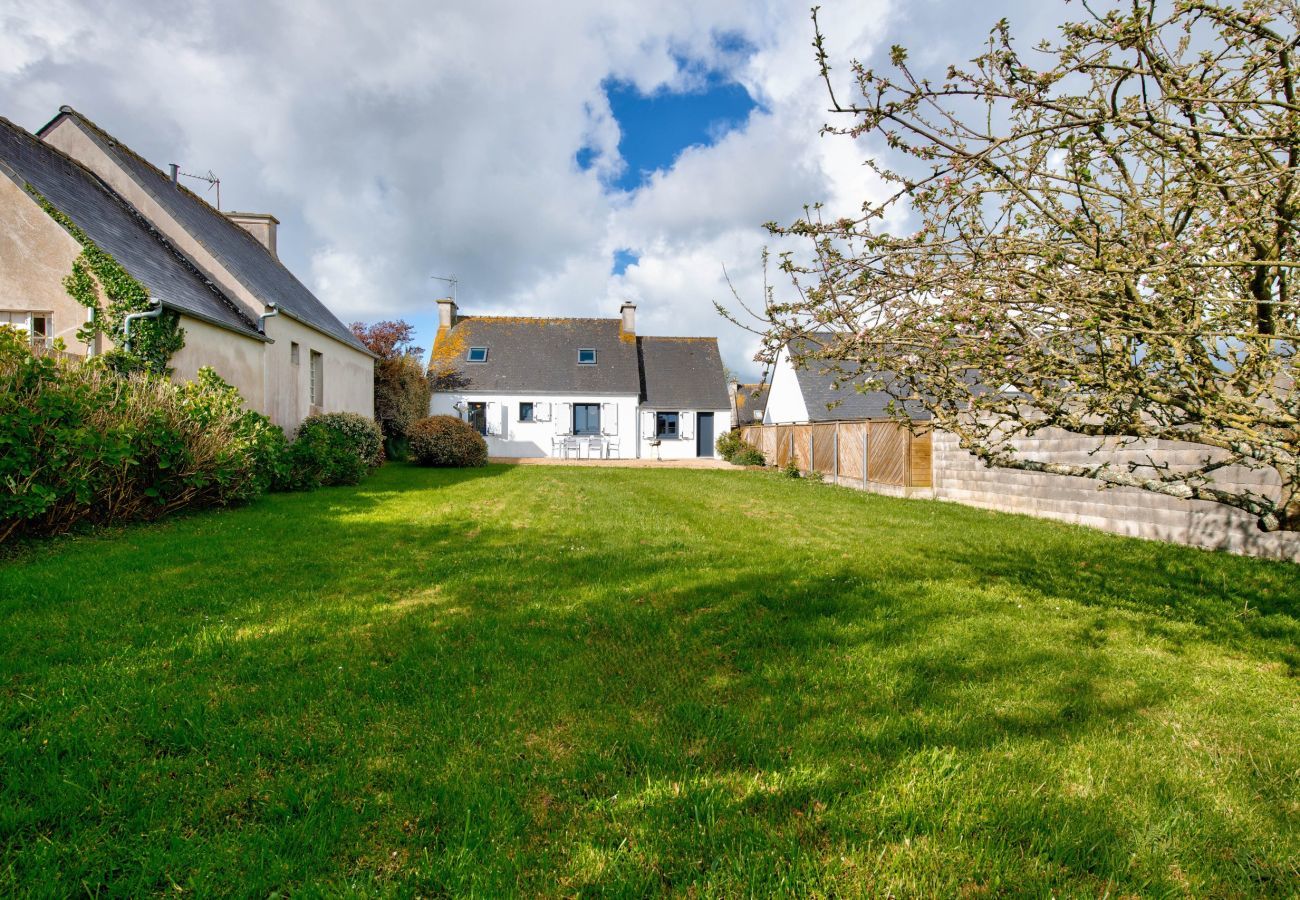 House in Guissény - House for 6 with terrace and garden