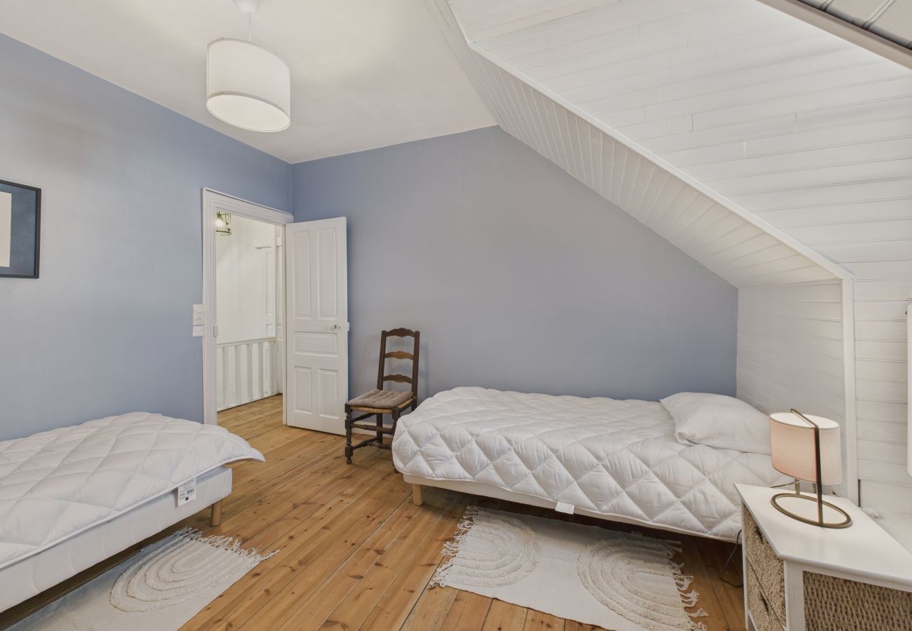 House in Trévou-Tréguignec - Great View - House for 6 - 650m to Beach
