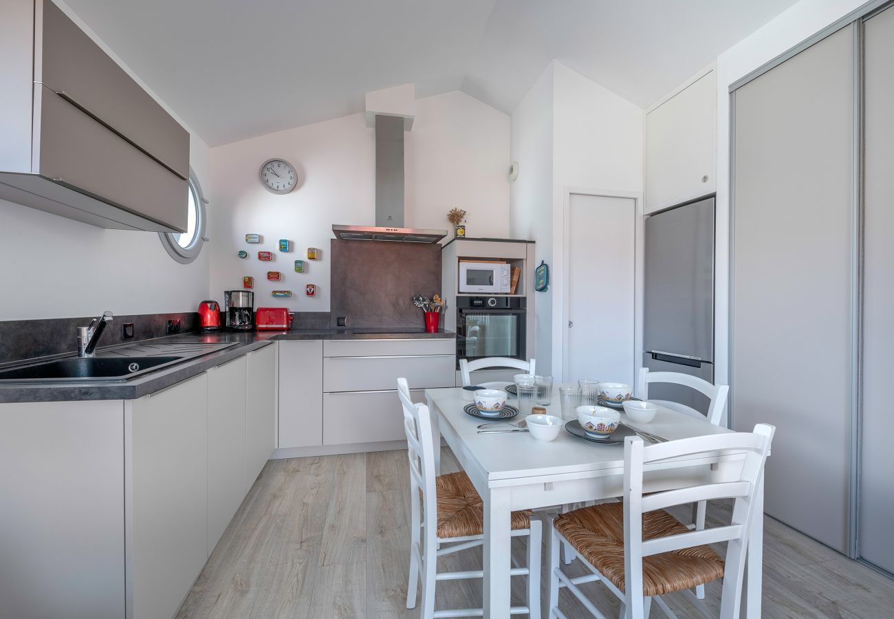 Apartment in La Bernerie-en-Retz - Apartment 230m from the beach. Sleeps 4.