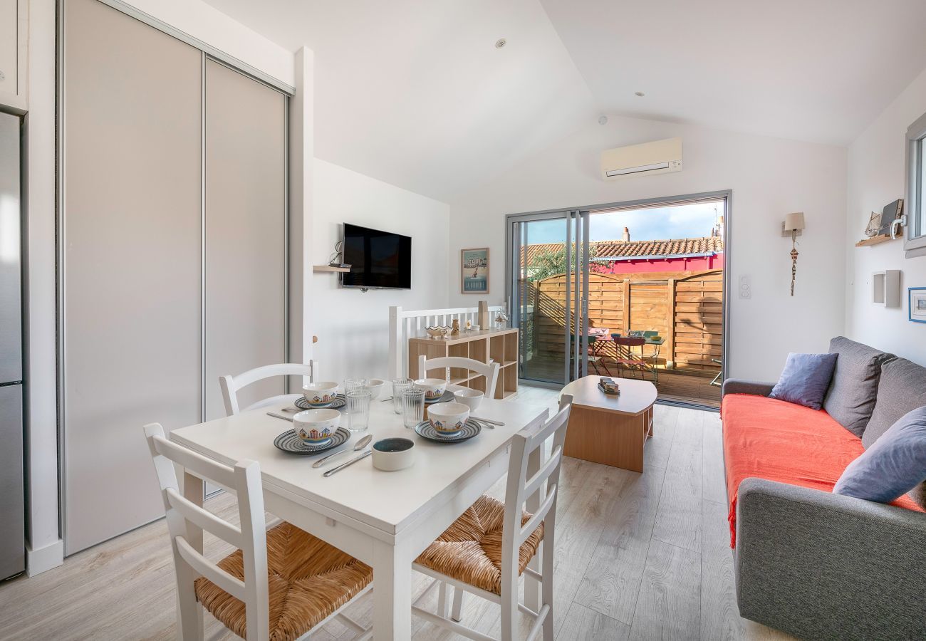 Apartment in La Bernerie-en-Retz - Apartment 230m from the beach. Sleeps 4.