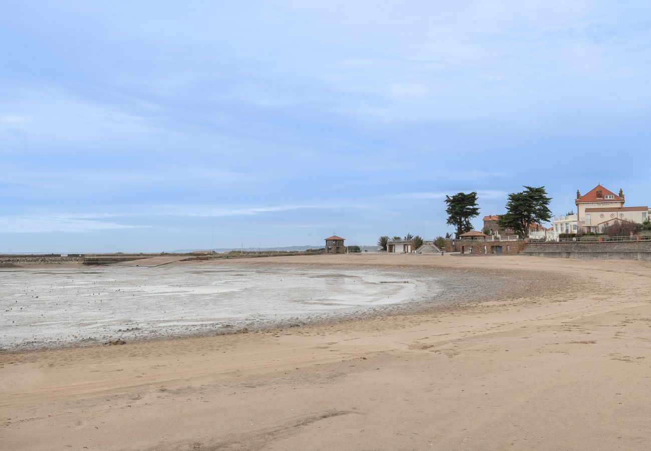 Apartment in La Bernerie-en-Retz - Apartment 230m from the beach. Sleeps 4.