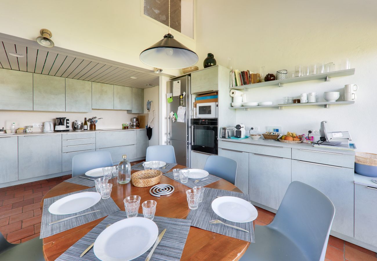 House in Sarzeau - Sea view and direct beach access for 11 people
