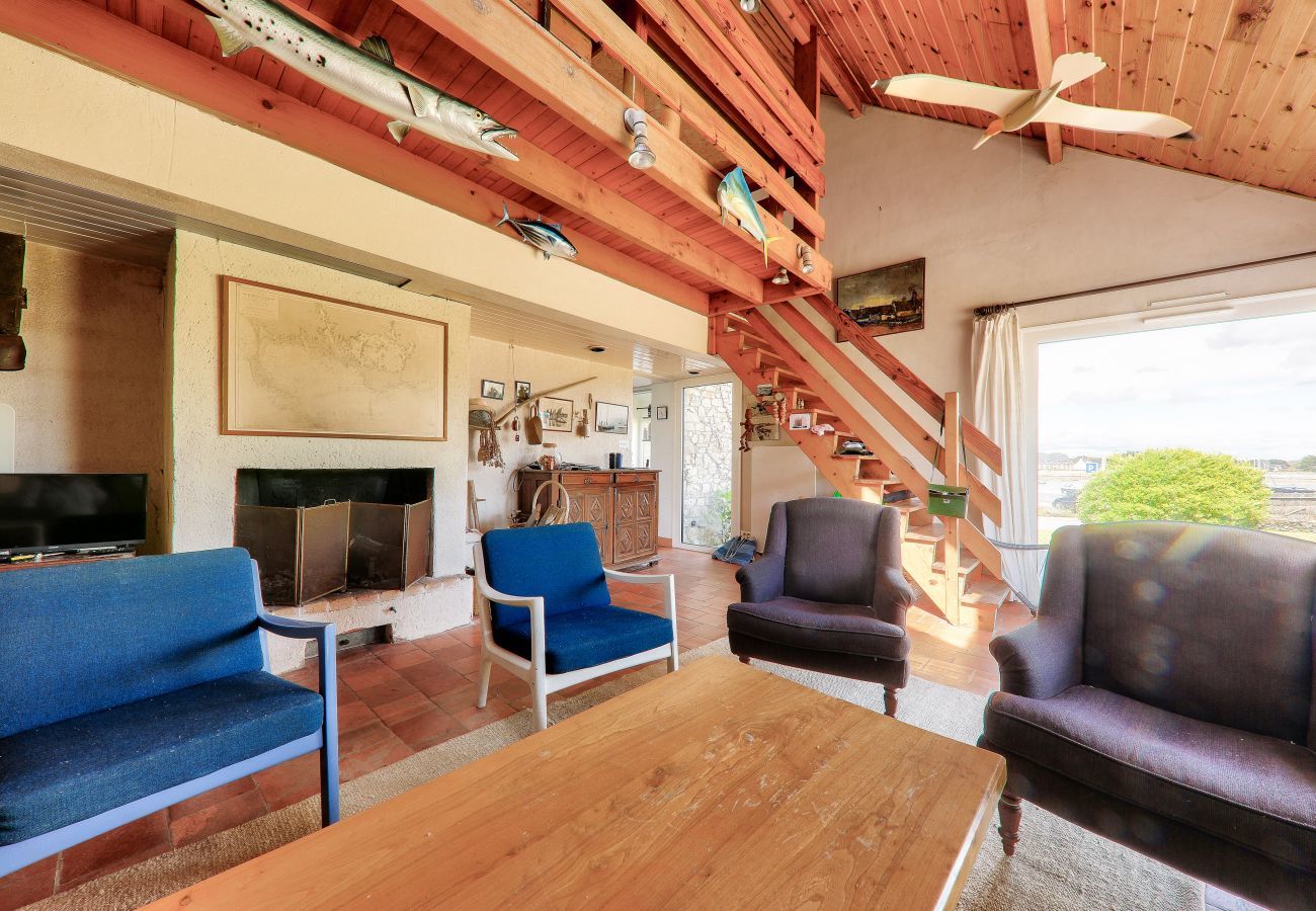 House in Sarzeau - Sea view and direct beach access for 11 people