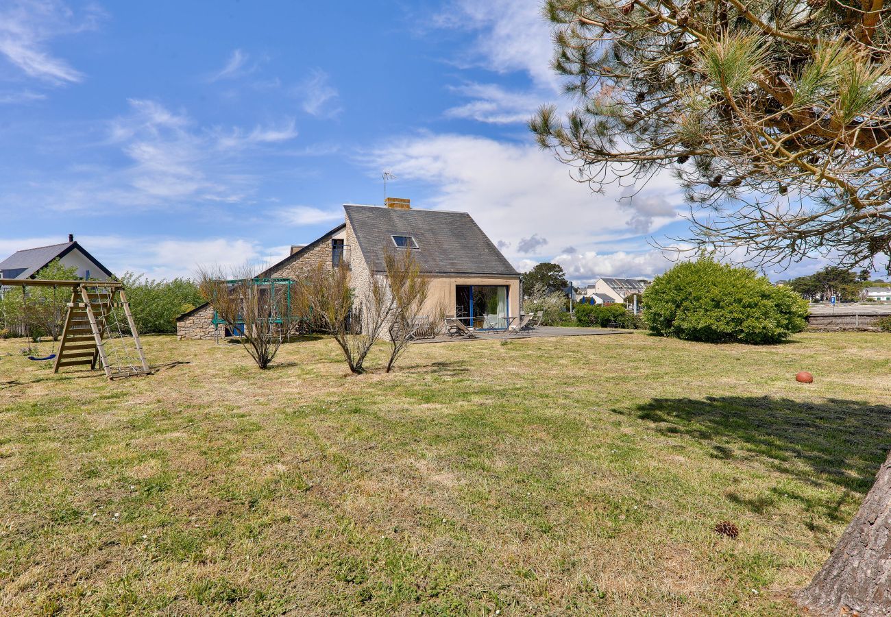 House in Sarzeau - Sea view and direct beach access for 11 people