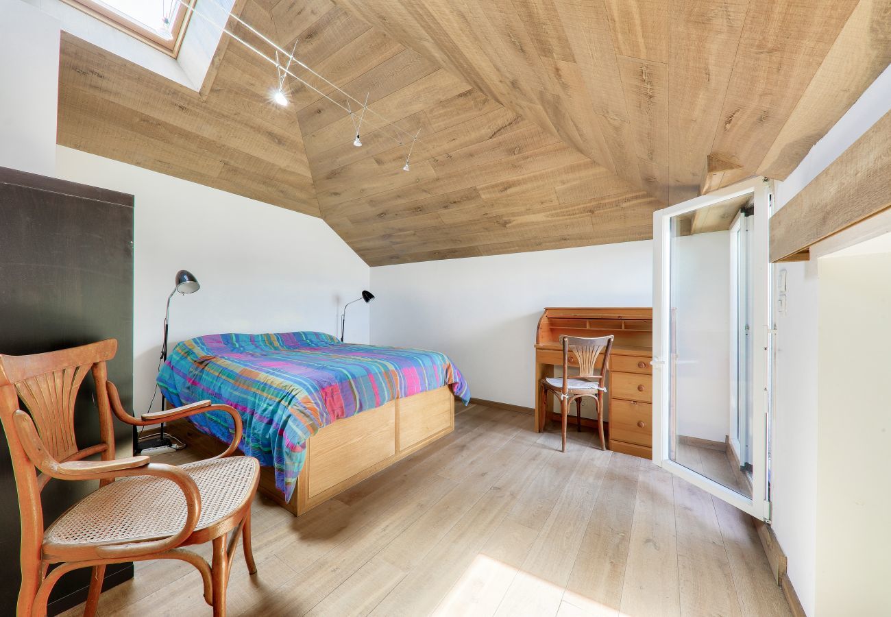 House in Sarzeau - Sea view and direct beach access for 11 people