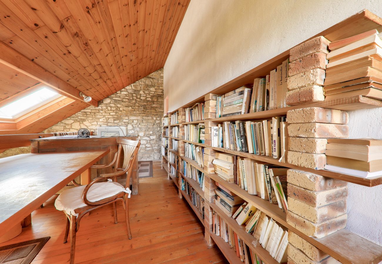 House in Sarzeau - Sea view and direct beach access for 11 people