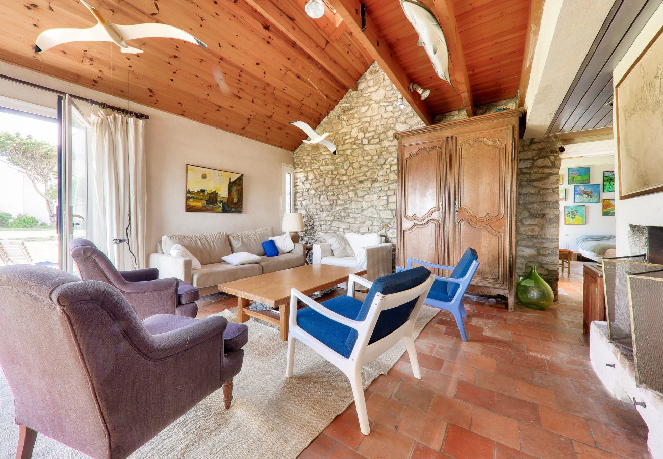 House in Sarzeau - Sea view and direct beach access for 11 people