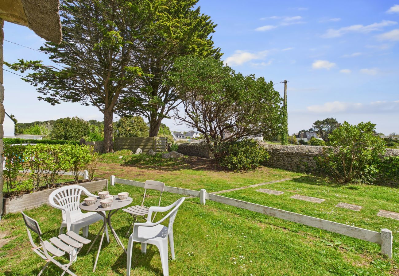 House in Le Guilvinec - La Frégate – For 4 in a Cottage with Garden
