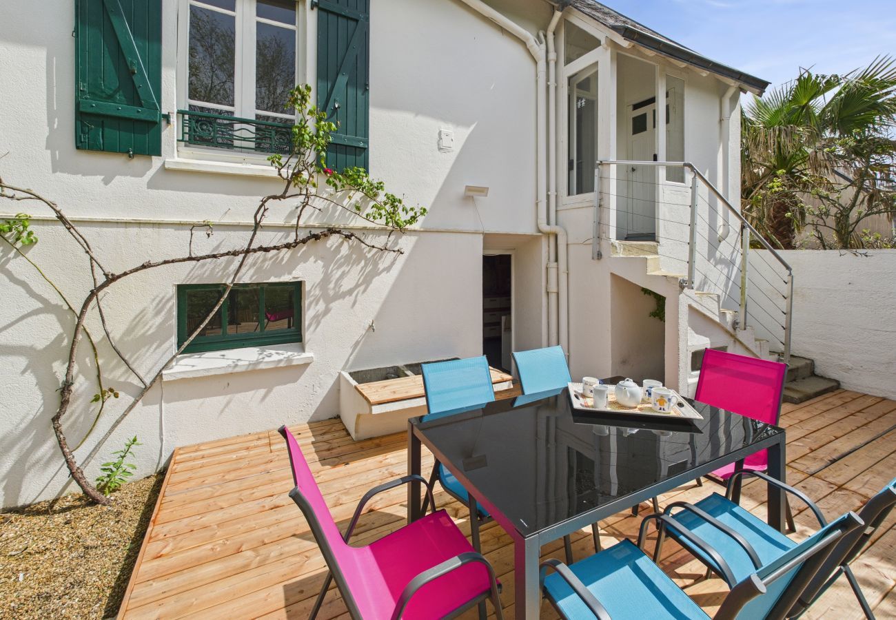 House in Ile Tudy - House 32m from the beach - Large garden - for 6