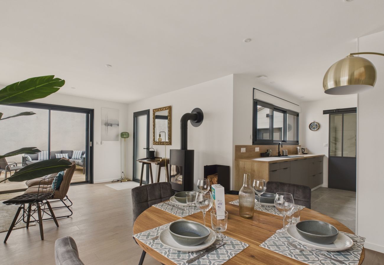 House in Saint-Gilles-Croix-de-Vie - Jacuzzi, terrace, house in the center city for 4