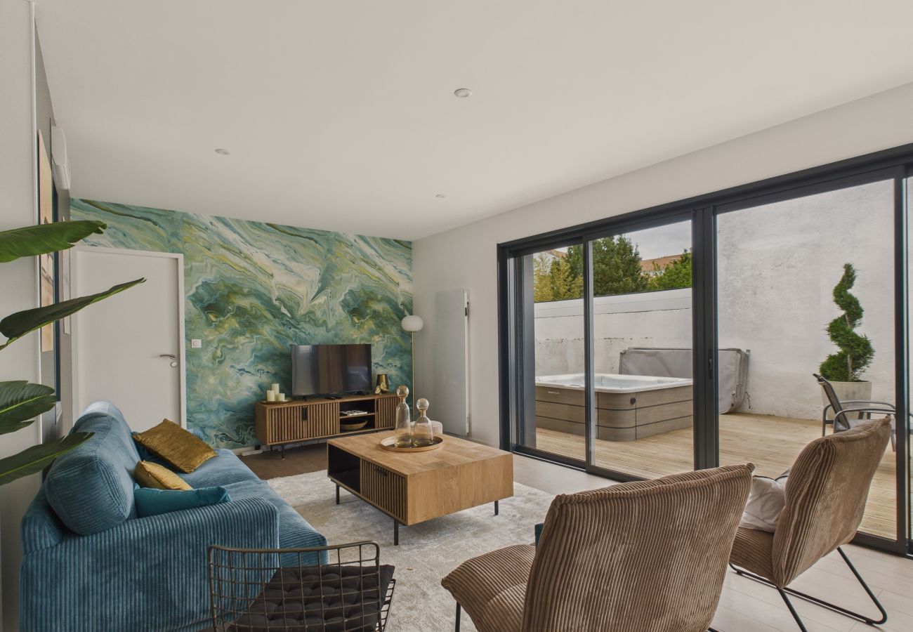 House in Saint-Gilles-Croix-de-Vie - Jacuzzi, terrace, house in the center city for 4