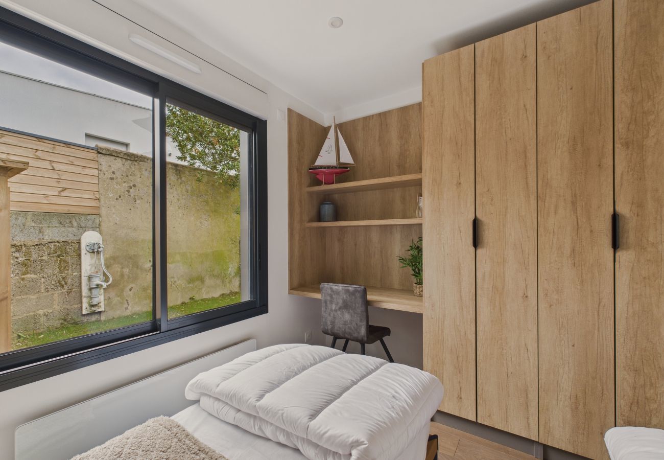 House in Saint-Gilles-Croix-de-Vie - Jacuzzi, terrace, house in the center city for 4