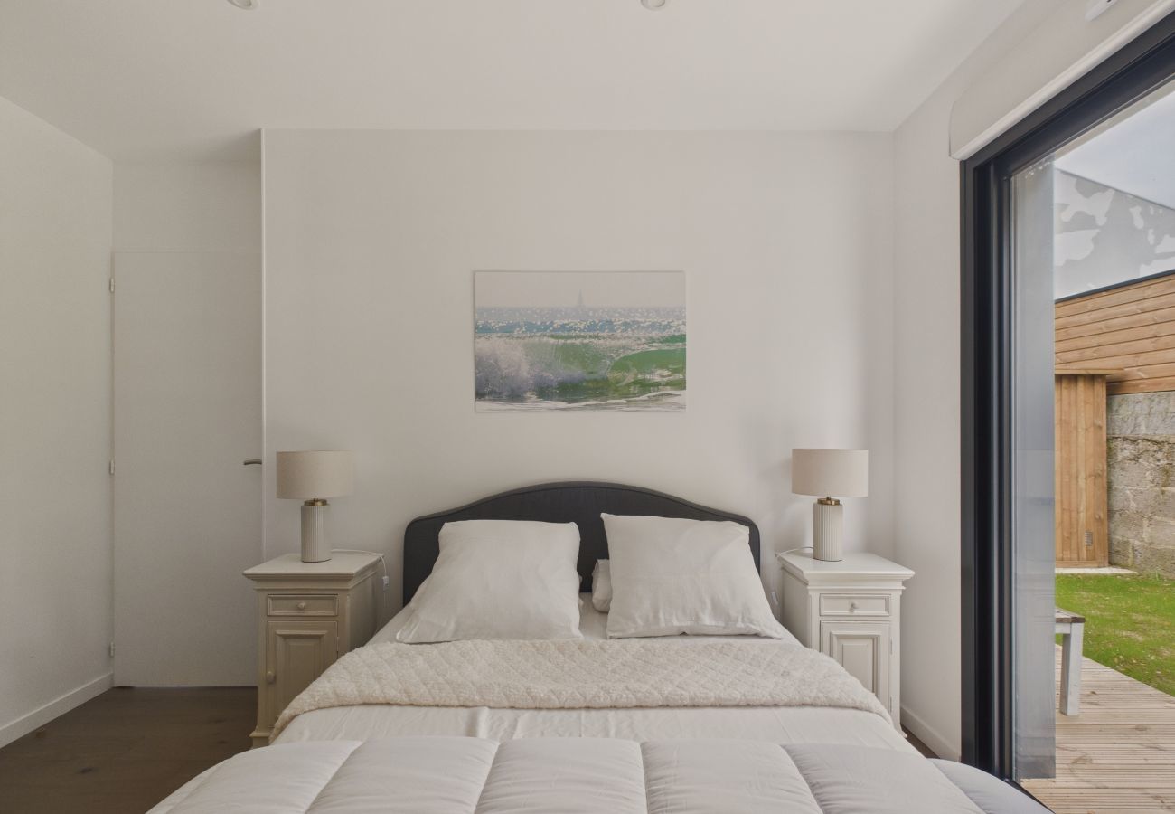 House in Saint-Gilles-Croix-de-Vie - Jacuzzi, terrace, house in the center city for 4