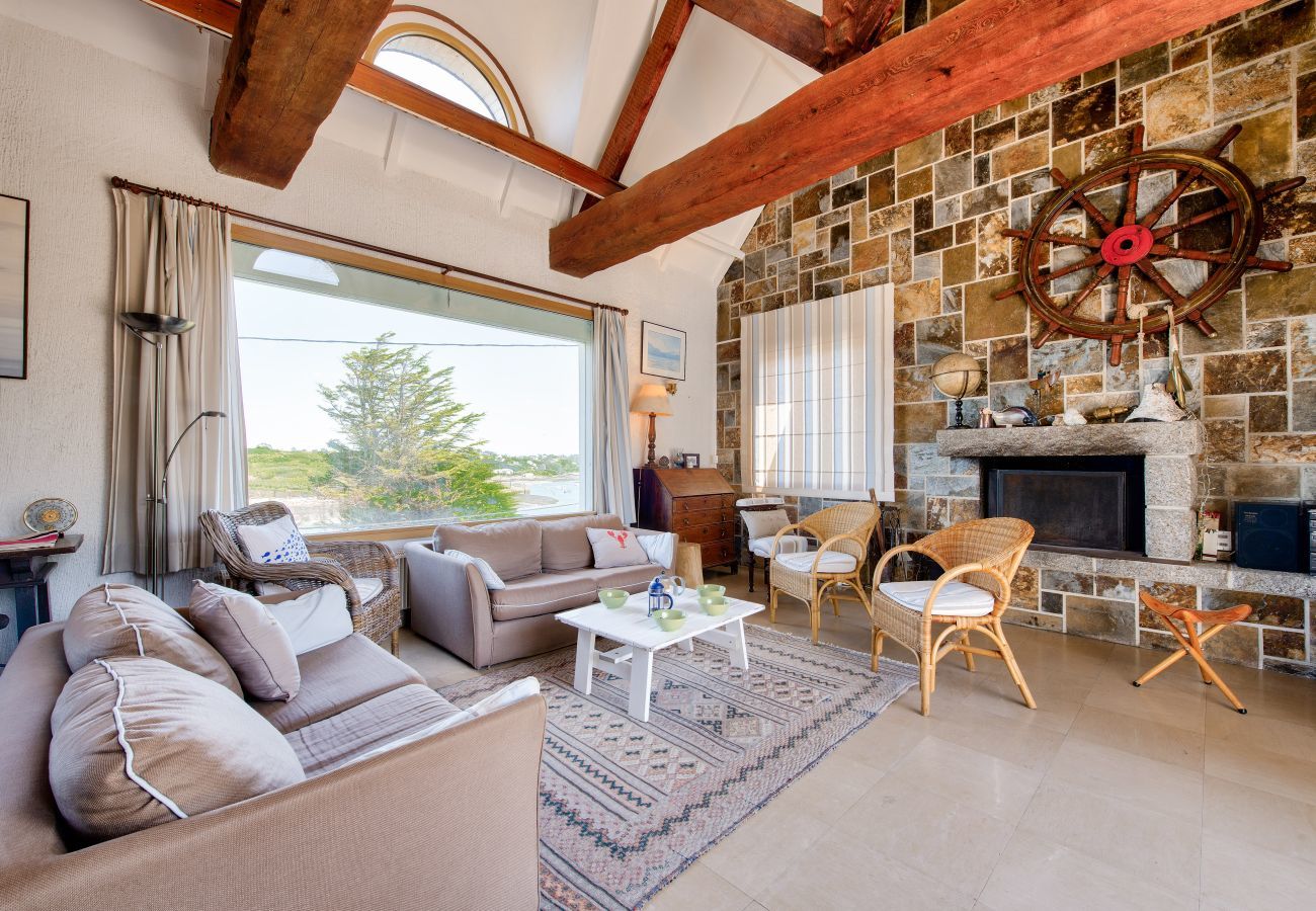 House in Saint-Pabu - Large oceanfront house with garden for 11